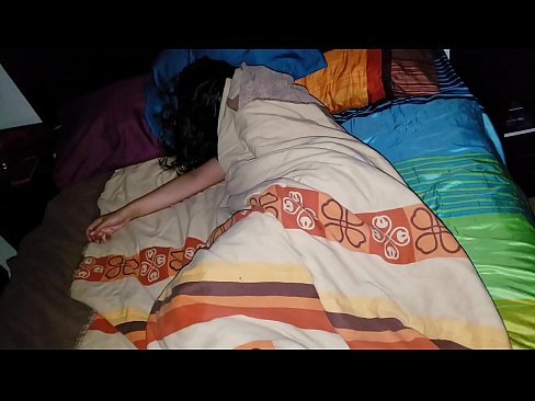 ❤️ सौतेनी आमा सुतेको बेला आफ्नी जवान सौतेनी आमालाई पिट्दै। ❤️ ne.it-com.top मा
